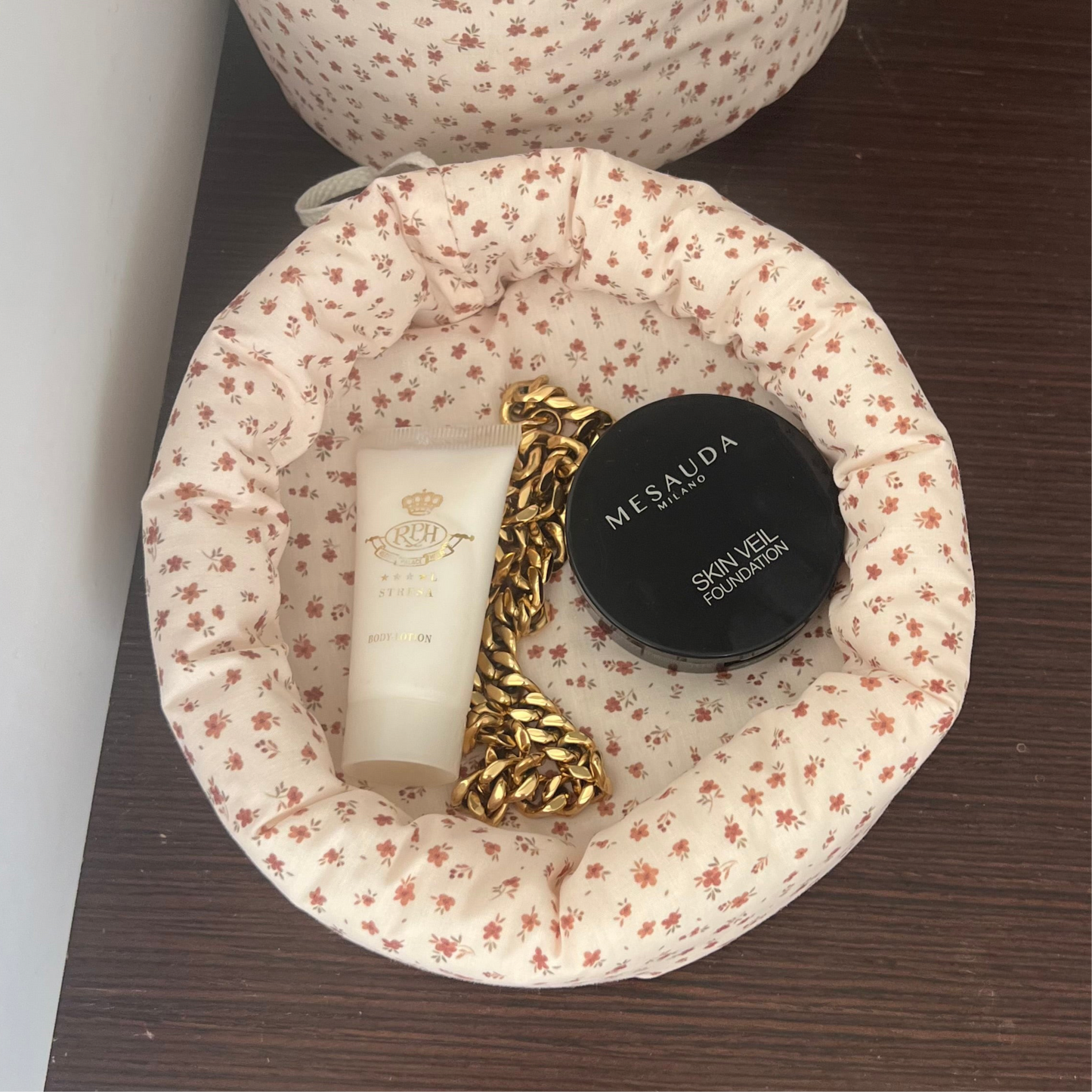 Set di beauty basket tall e short fiori cioccolato