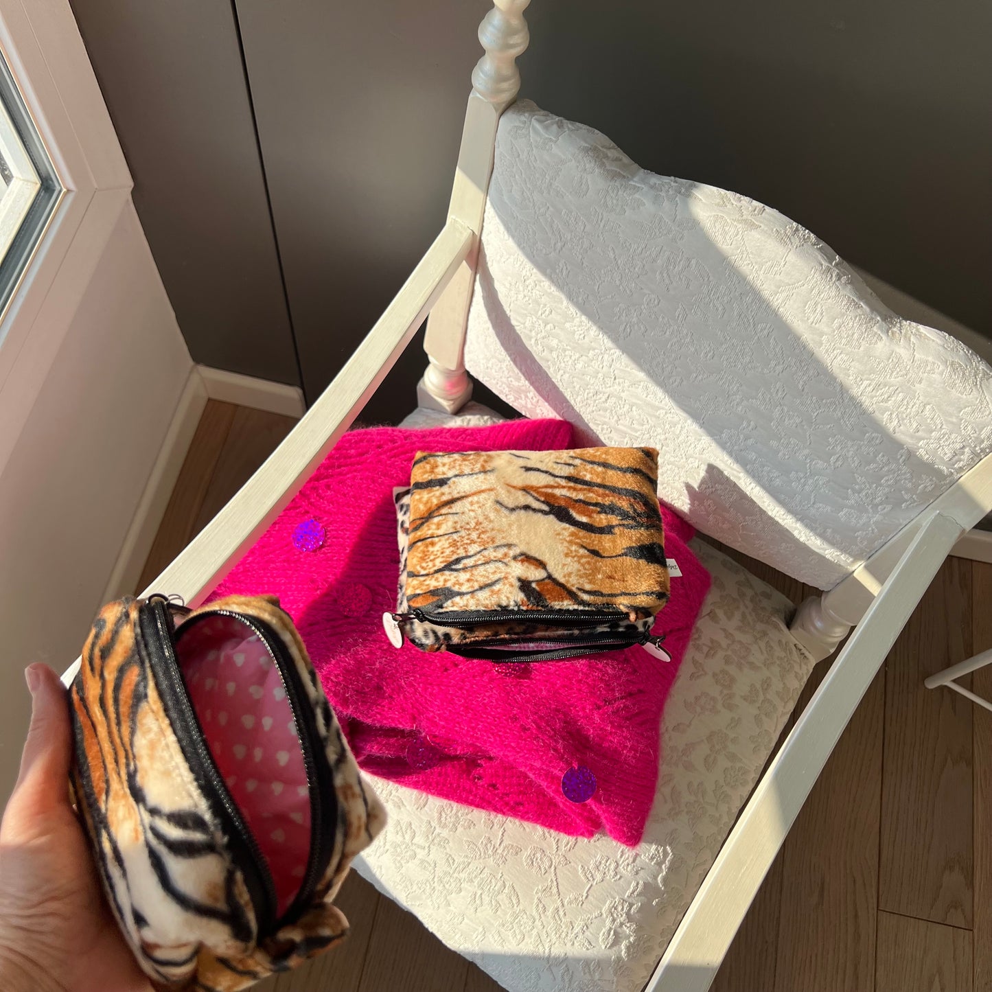 Serie nuovo tessuto tigrato cavallino/cuori rosa 2 modelli