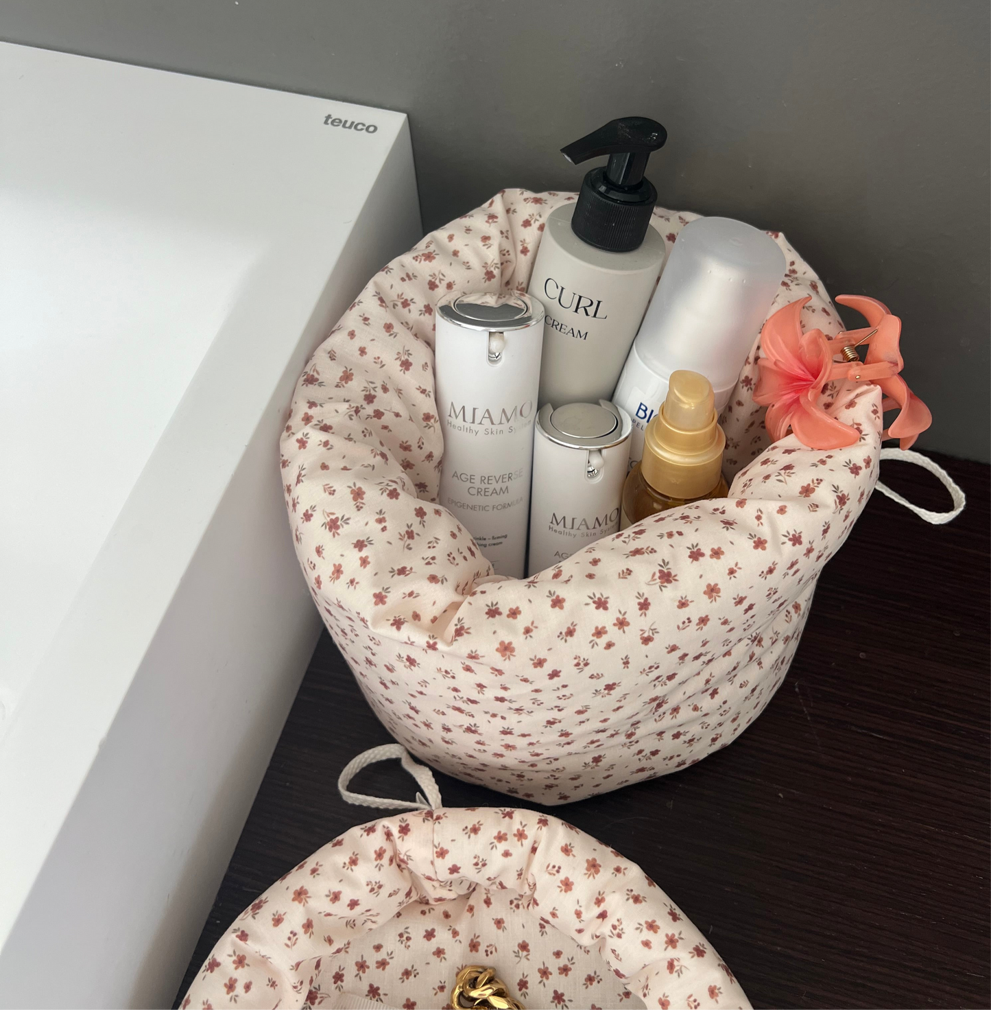 Set di beauty basket tall e short fiori cioccolato