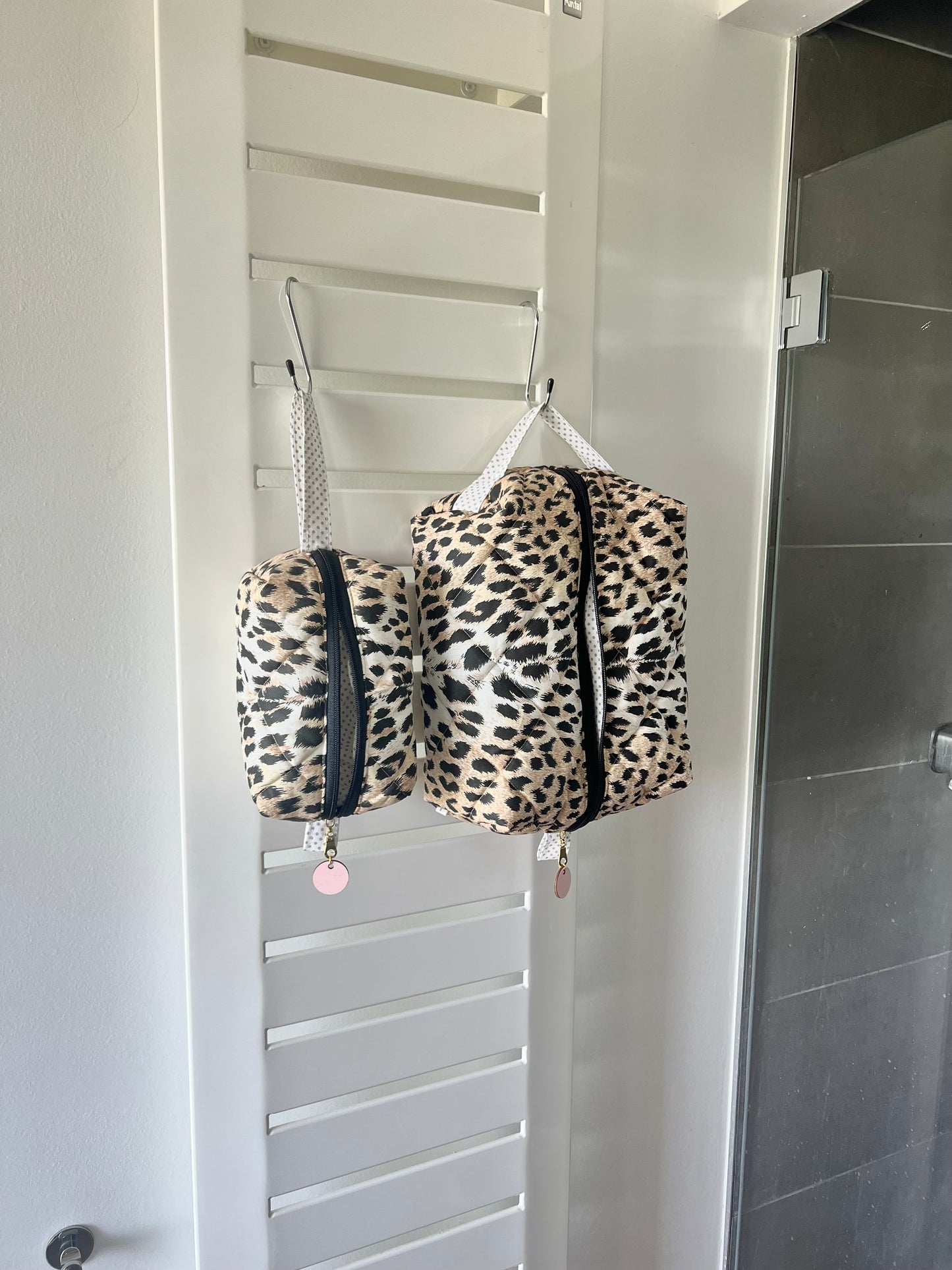 Set Beauty case + Maxi portaphon tessuto leopardato