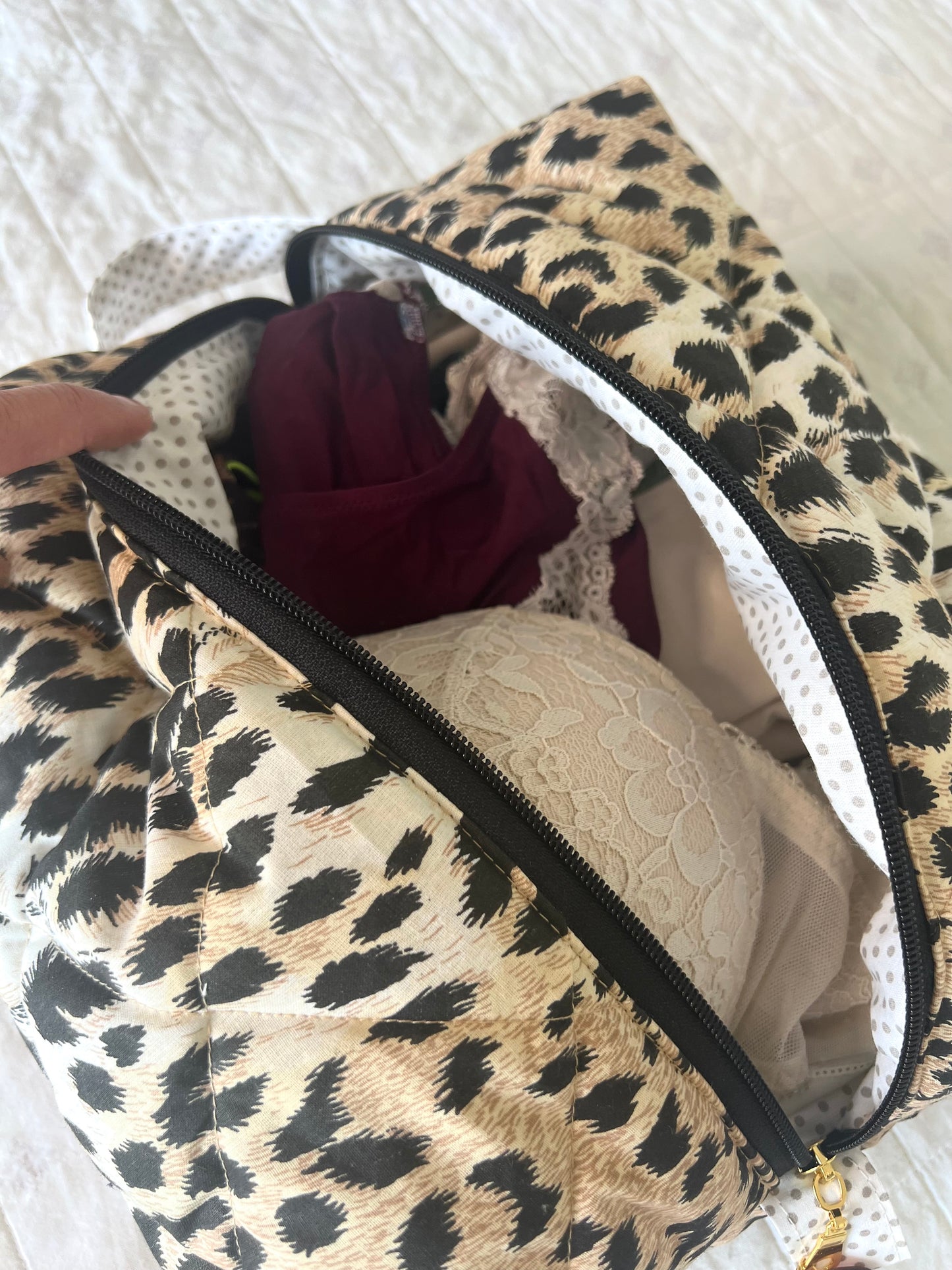 Set Beauty case + Maxi portaphon tessuto leopardato