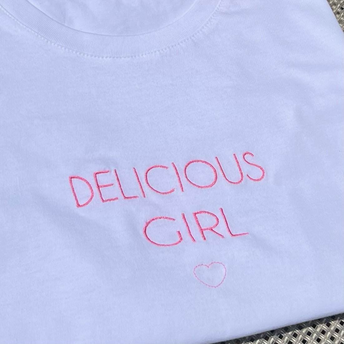 T-shirt "DELICIOUS GIRL🩷"