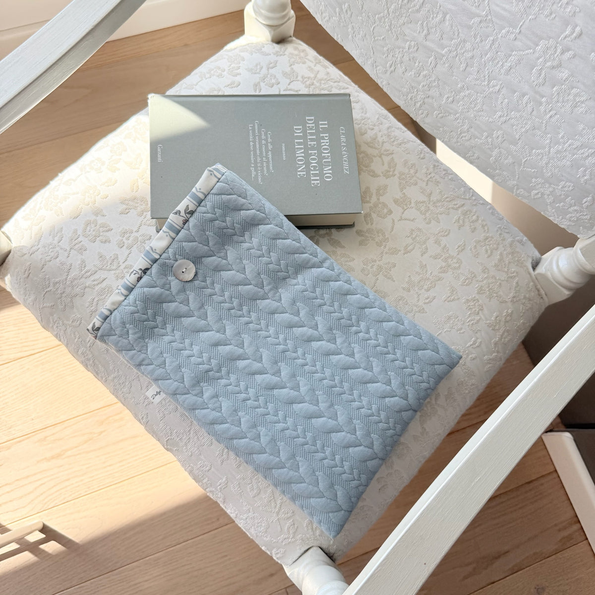 Custodia Porta libro Trecce azzurre Cottage azzurro