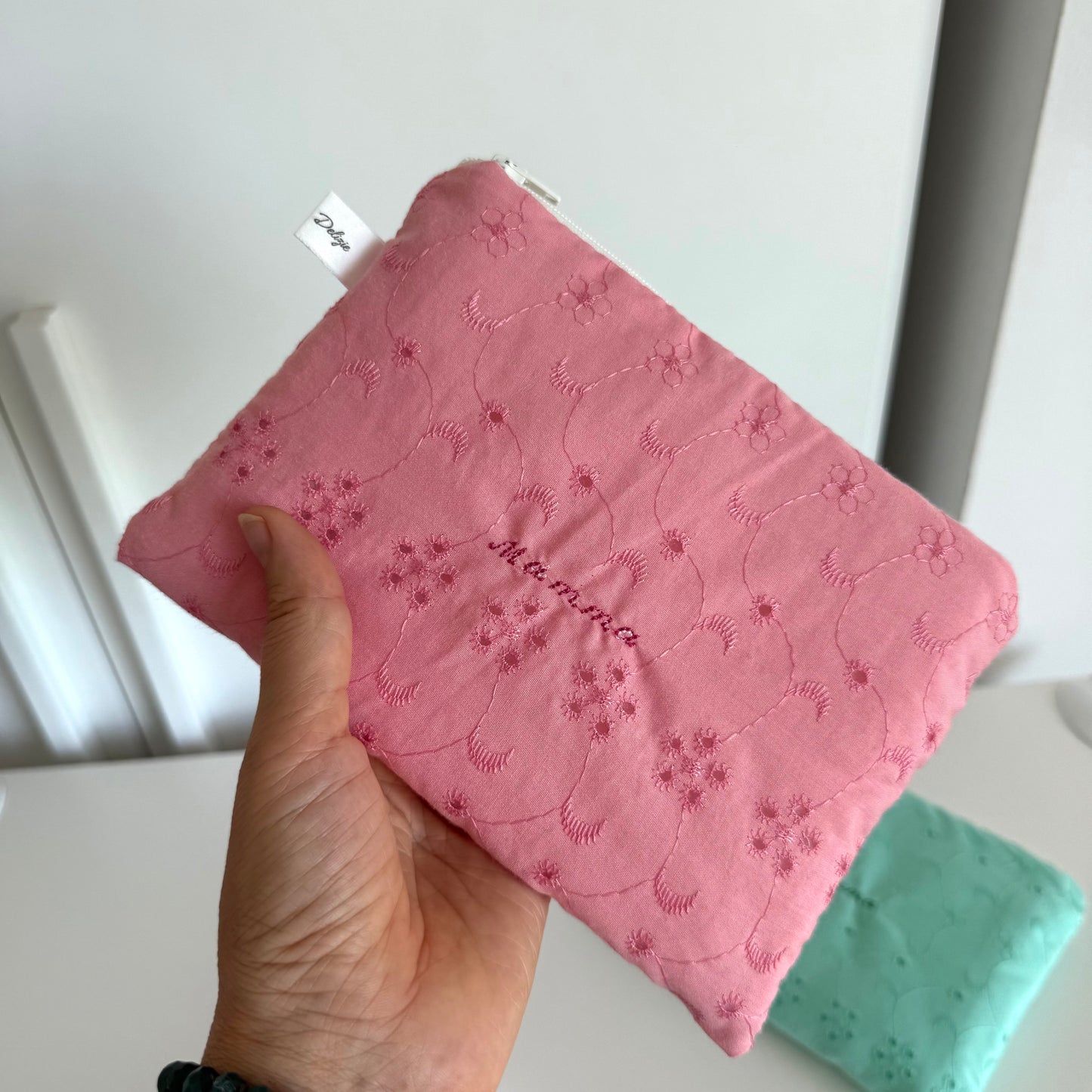 Pochette “mamma” in sangallo