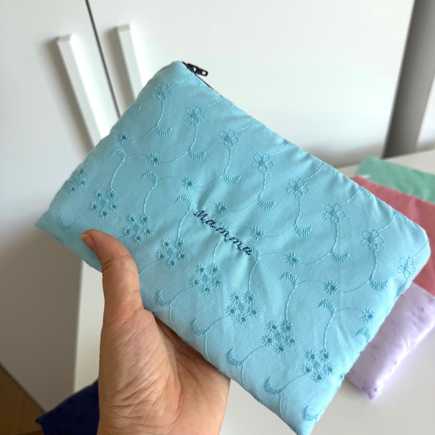 Pochette “mamma” in sangallo