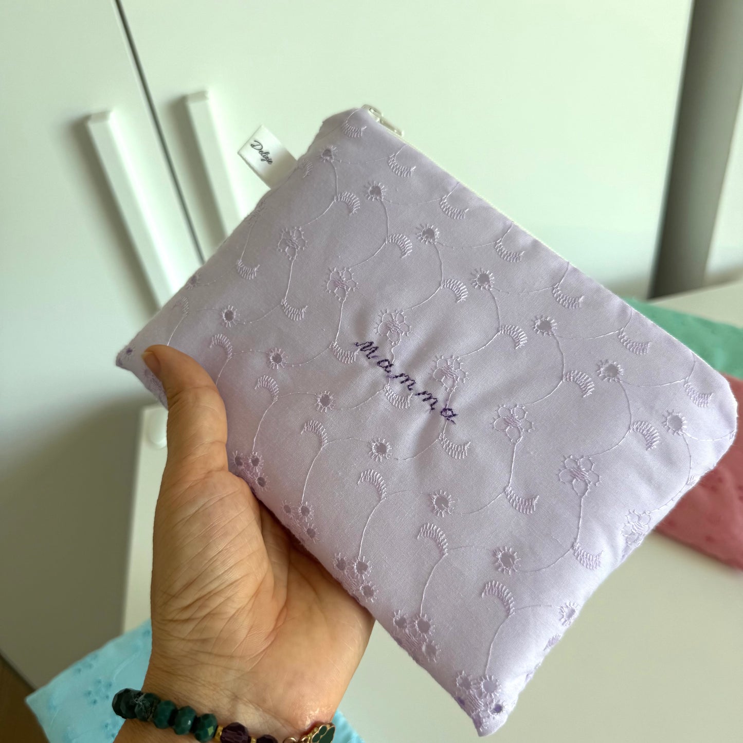 Pochette “mamma” in sangallo