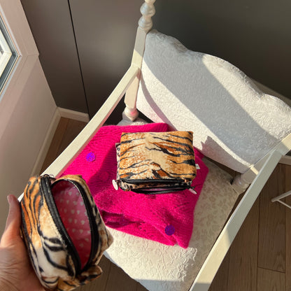 Serie nuovo tessuto tigrato cavallino/cuori rosa 2 modelli