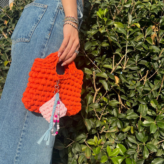 Borsetta all'uncinetto arancione con Porta AirPods e charms 🧡