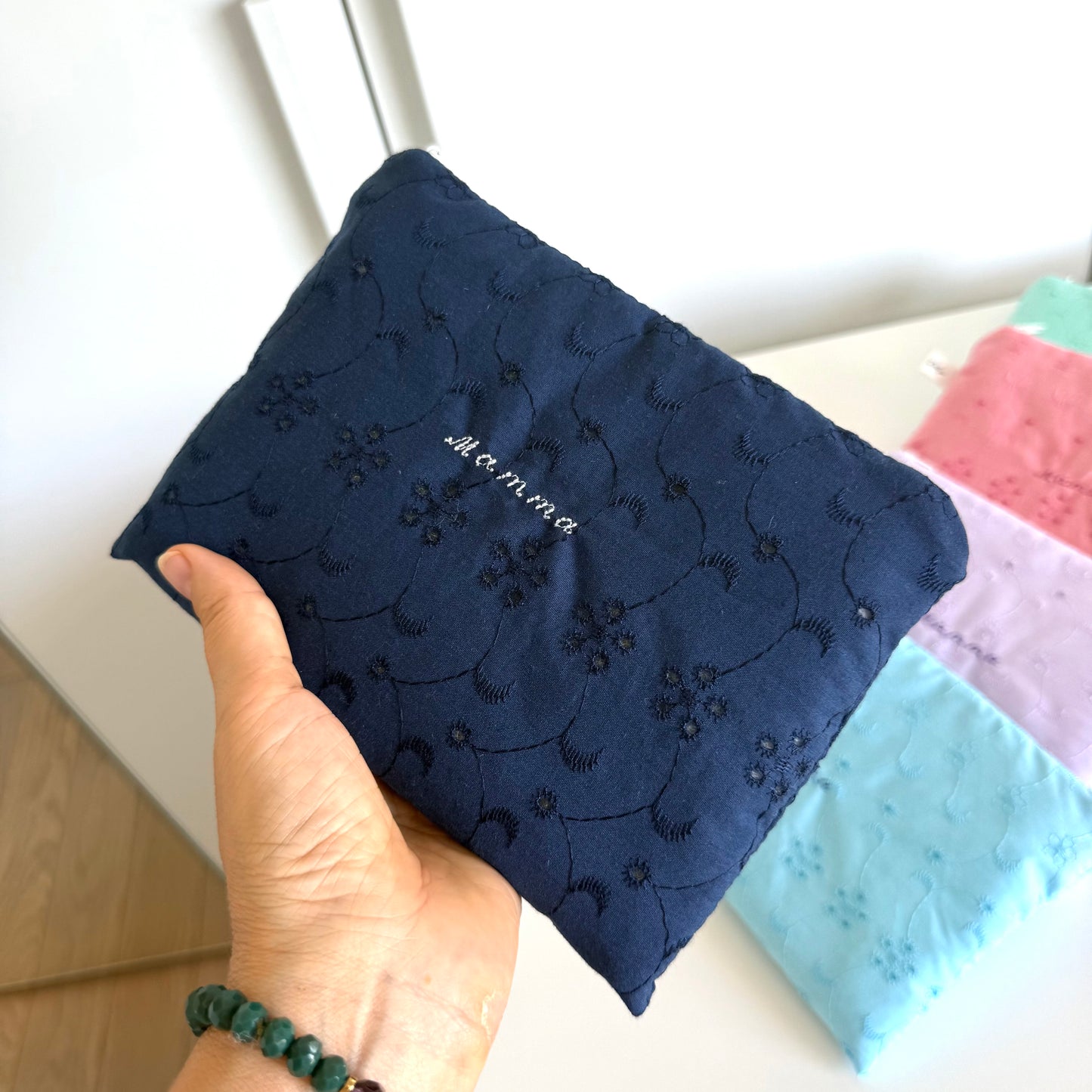 Pochette “mamma” in sangallo