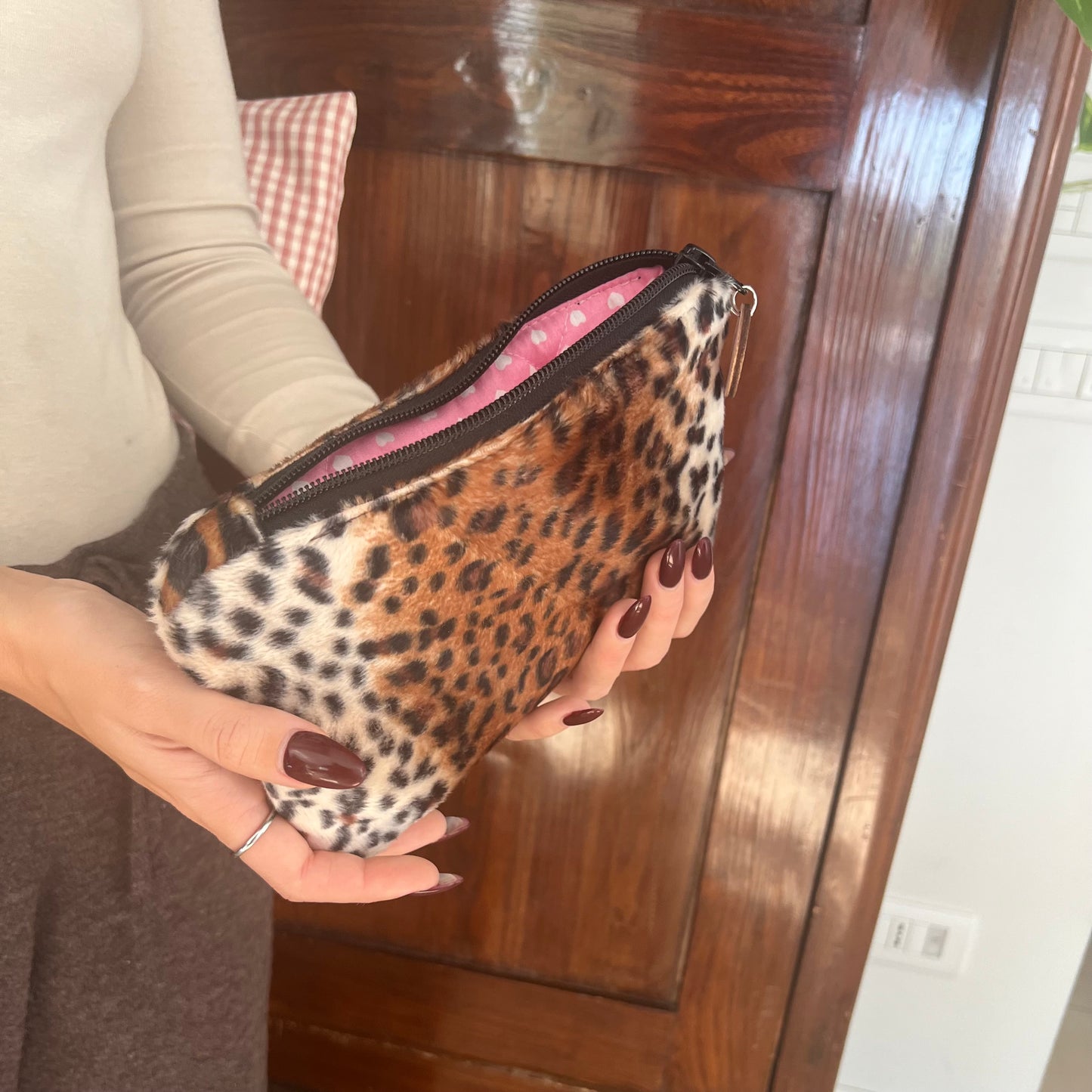 Pochette tessuto cavallino leopardato /cuori rosa
