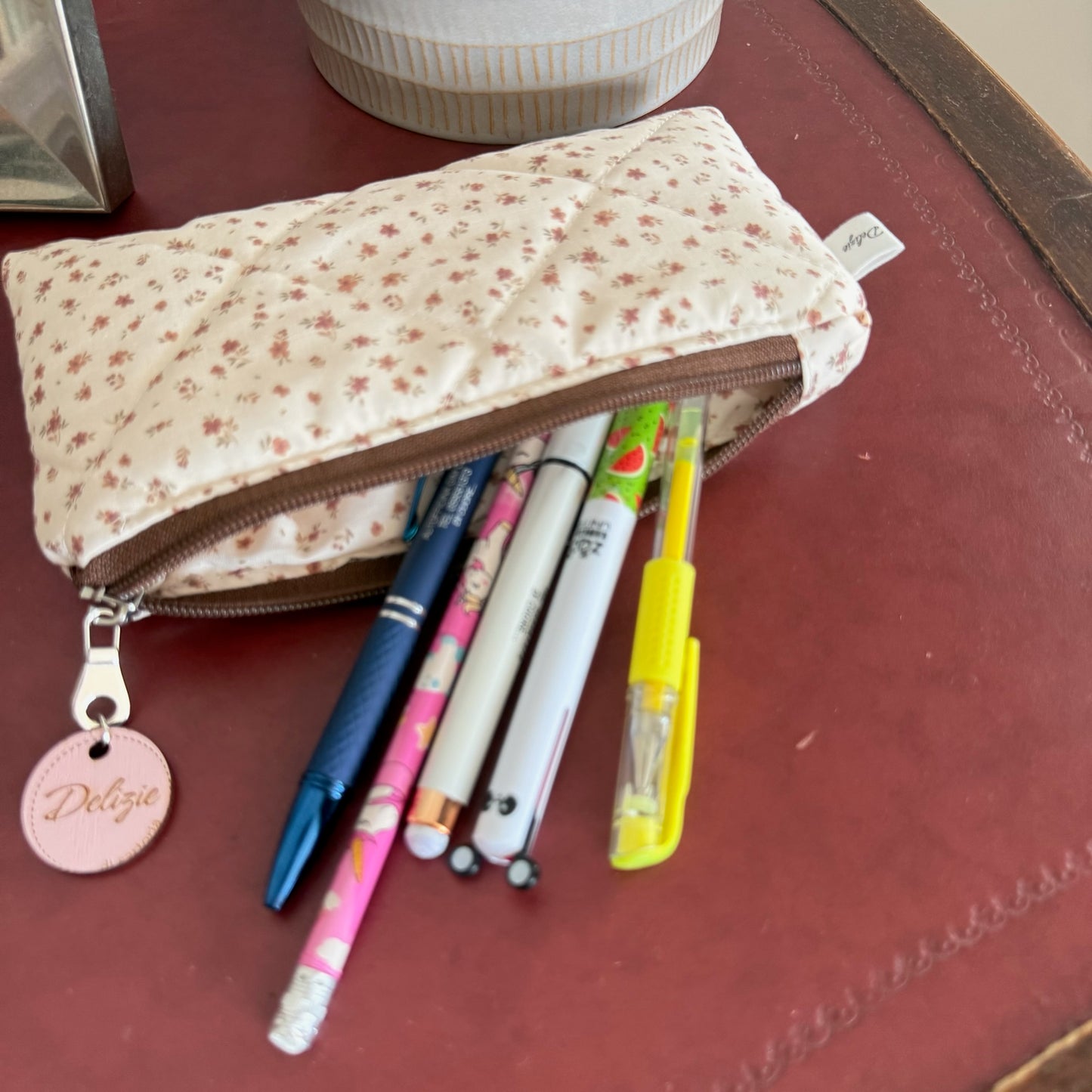 Astuccio tessuto a fiori cioccolato