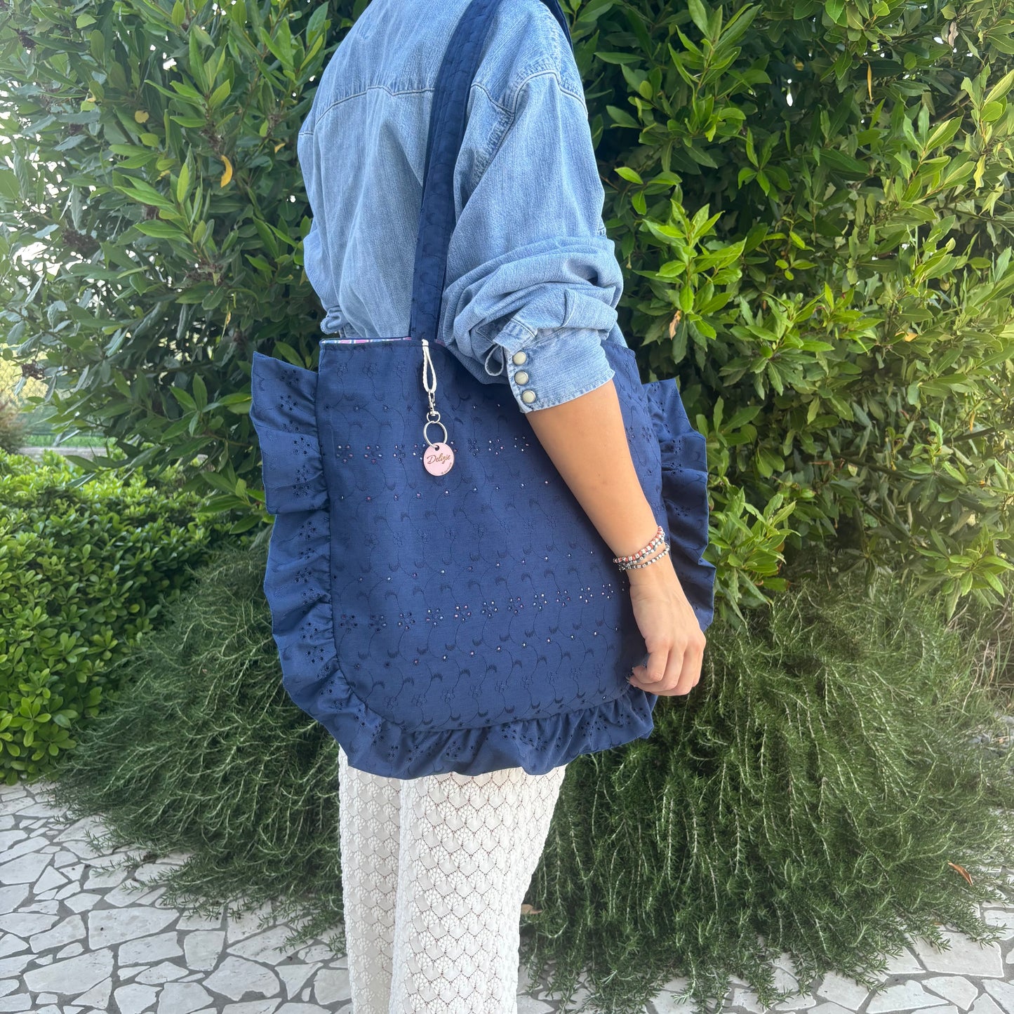 SET Tote Bag e pochette con rouches sangallo blu